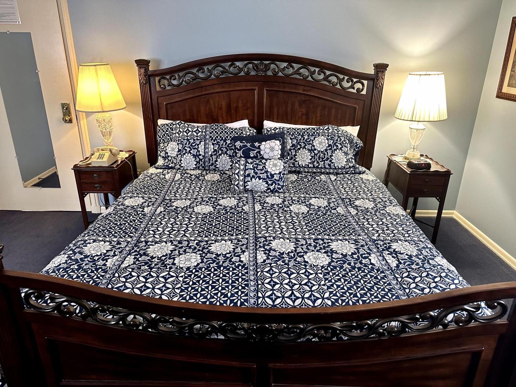 Montague Inn Bed & Breakfast Saginaw Extérieur photo